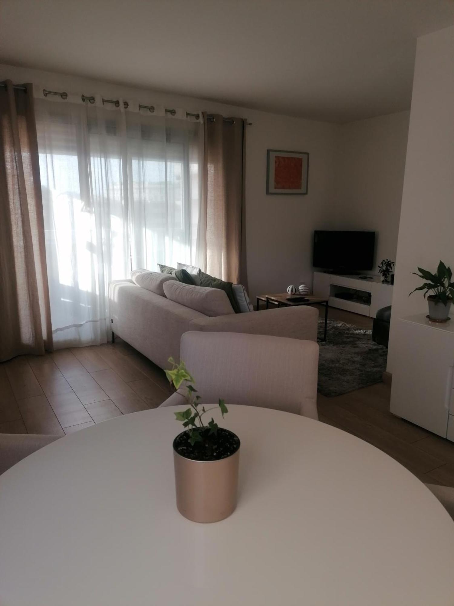 Chambre Double Avec Salle De Bain Commune, A 2 Min De La Croisette Cannes Exteriér fotografie